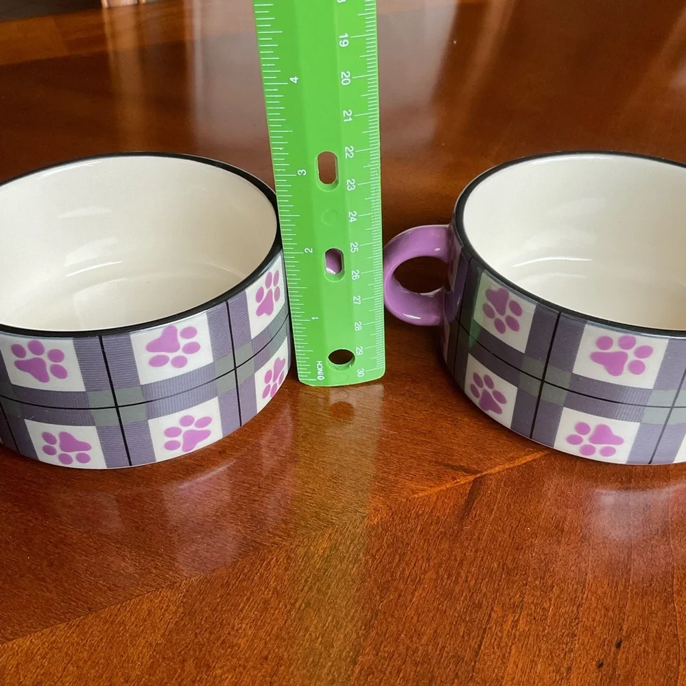 Dog or Cat Food / Water Bowls, Small w handles, light purple paw prints ADORABLE